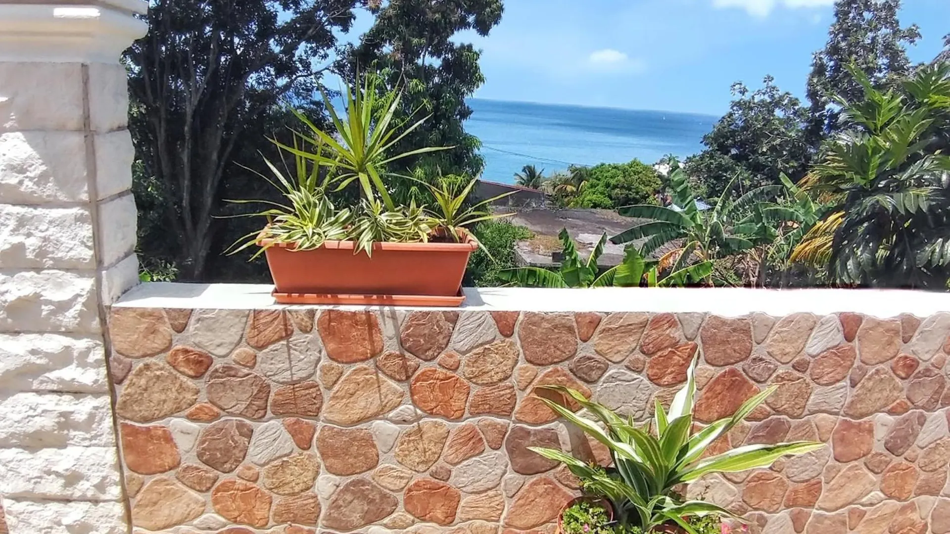 Studio De Charme A Bouillante 100 M² Vue Sur Mer Et Montagnes 0*,  Guadeloupe